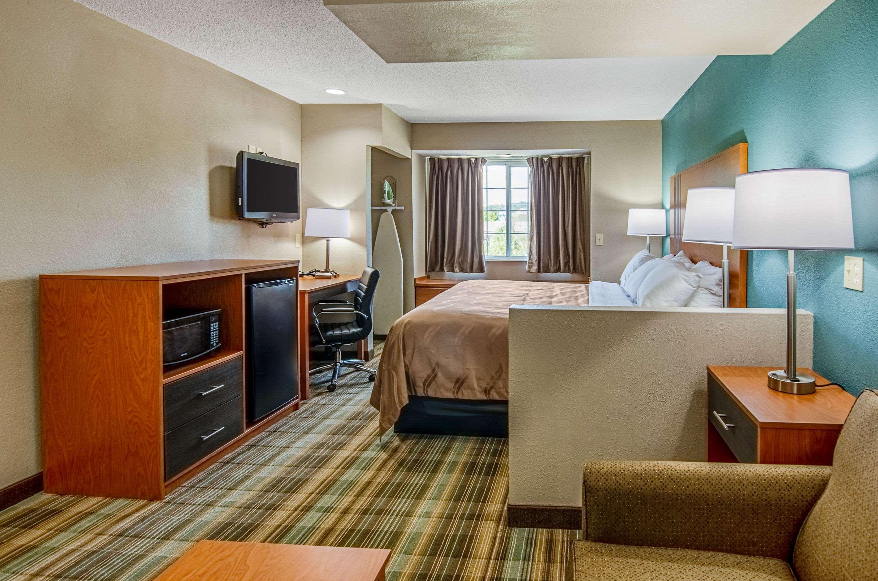 Quality Inn & Suites I-81 Exit 7 Bristol Eksteriør bilde