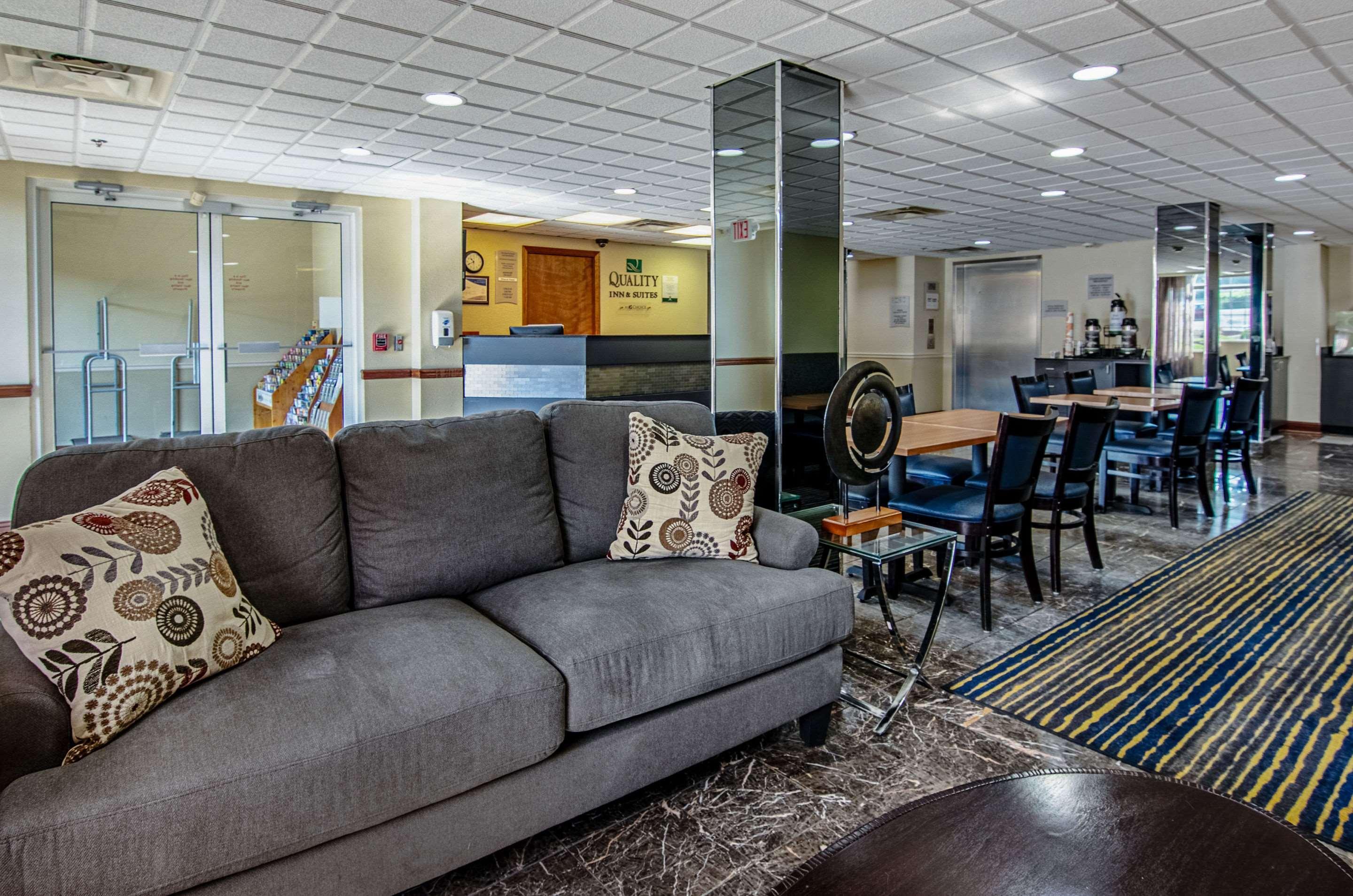 Quality Inn & Suites I-81 Exit 7 Bristol Eksteriør bilde