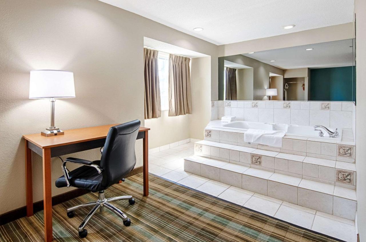 Quality Inn & Suites I-81 Exit 7 Bristol Eksteriør bilde