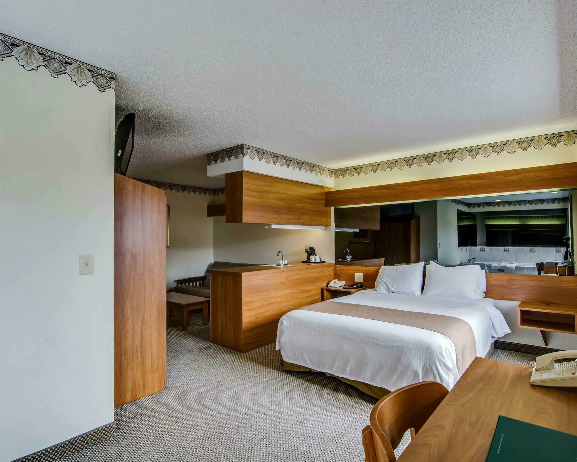 Quality Inn & Suites I-81 Exit 7 Bristol Eksteriør bilde