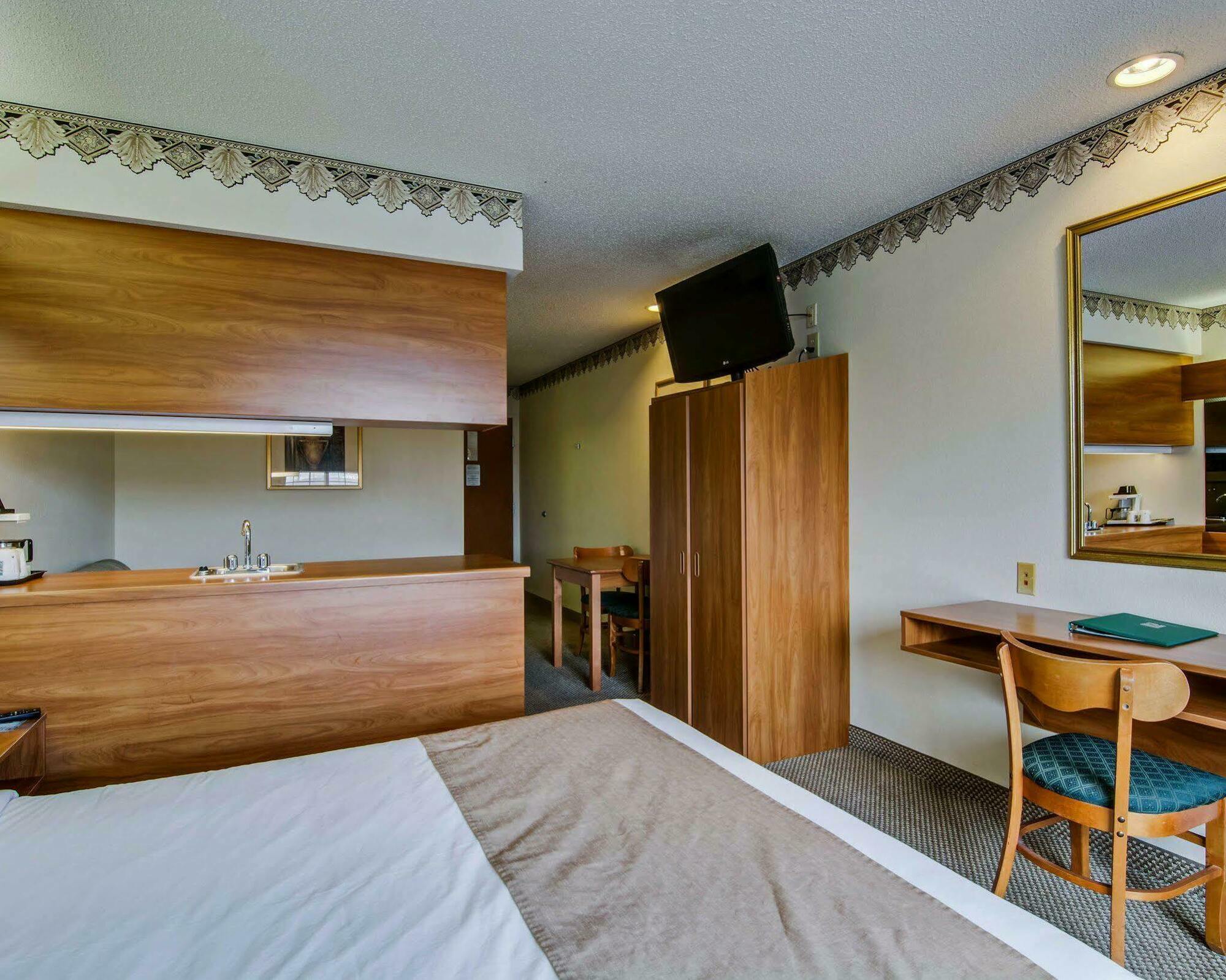 Quality Inn & Suites I-81 Exit 7 Bristol Eksteriør bilde
