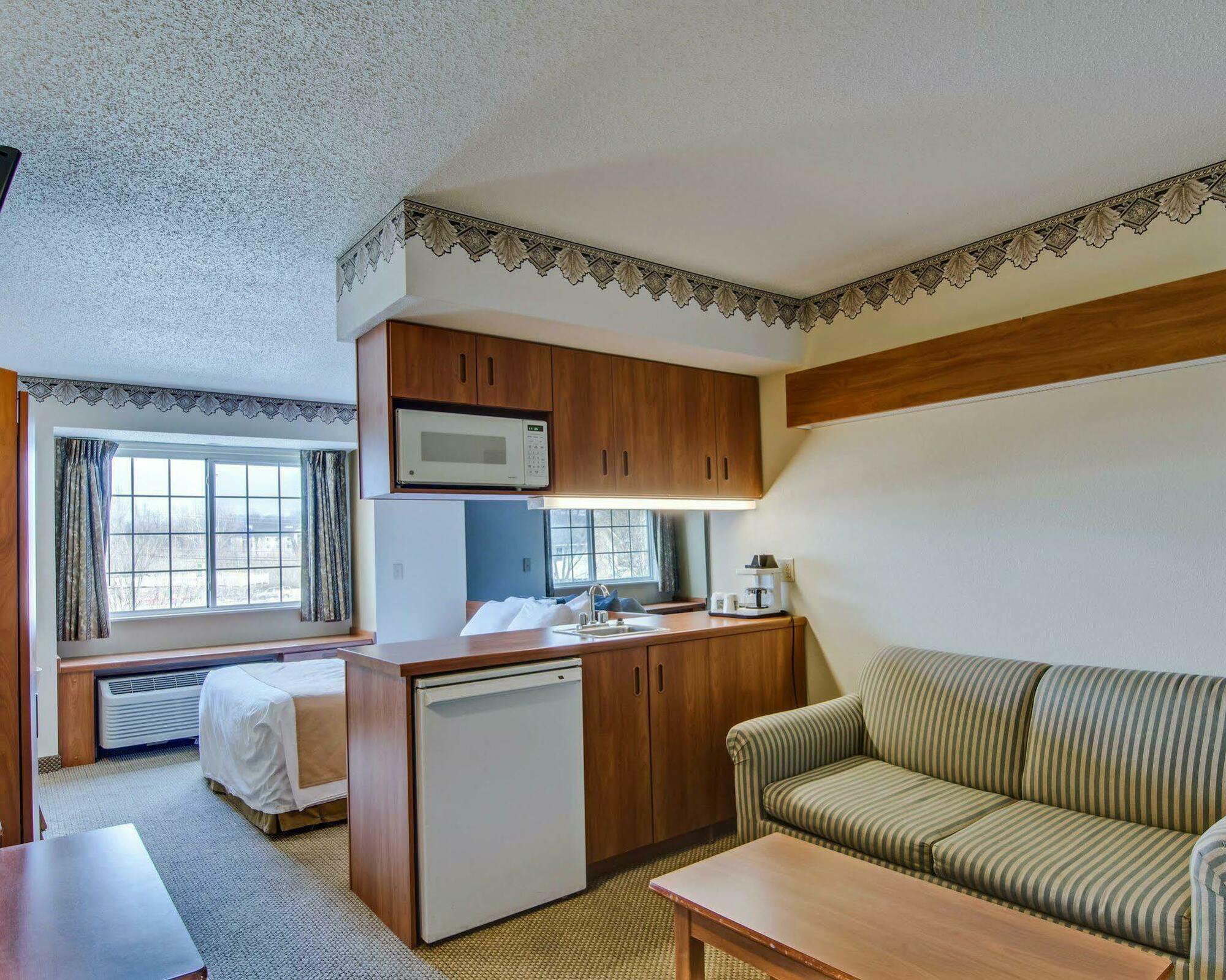 Quality Inn & Suites I-81 Exit 7 Bristol Eksteriør bilde
